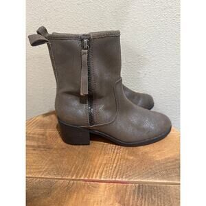 Clarks Women's Nevella Devon Boot size 6.5